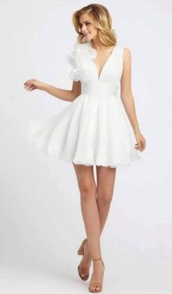Mac Duggal White Size 4 Free Shipping Pageant Plunge Bridal Shower Cocktail Dress on Queenly