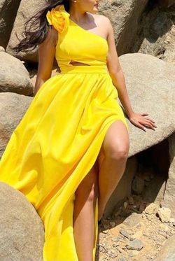 Yellow Size 4 Side slit Dress on Queenly