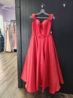 Bicici & Coty Red Size 8 Prom Cocktail Dress on Queenly