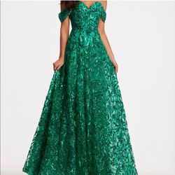 Angela and Alison Green Size 12 Angela & Alison Plus Size Ball gown on Queenly