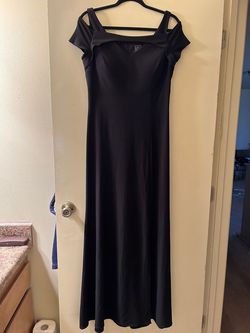 Black Size 10 Side slit Dress on Queenly