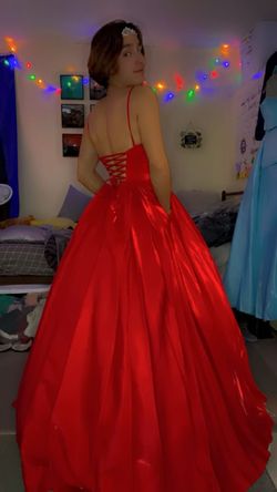 Style PG-22-T22101 Promgirl Red Size 4 Prom Plunge Floor Length Ball gown on Queenly