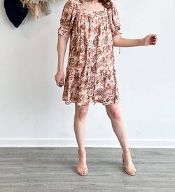 Style 1-1370608812-3471 En Saison Pink Size 4 Mini Medium Height Square Neck Cocktail Dress on Queenly