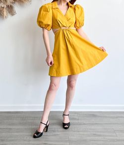 Style 1-2095614939-3011 En Saison Yellow Size 8 V Neck Sorority Rush High Neck Cocktail Dress on Queenly