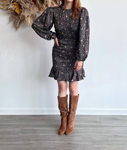 Style 1-416989042-3471 En Saison Black Size 4 Medium Height Sleeves Wednesday Cocktail Dress on Queenly