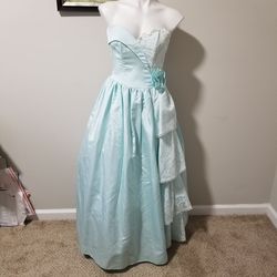Style Vintage Gunne Sax Multicolor Size 0 Strapless Light Green Floor Length Ball gown on Queenly