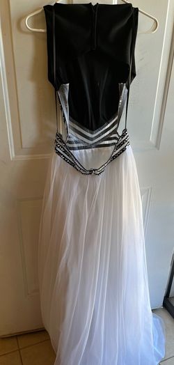 Blondie Nites White Size 8 Prom High Neck Jersey Train Dress on Queenly
