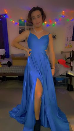 La Femme Blue Size 6 Plunge Prom Quinceanera Side slit Dress on Queenly