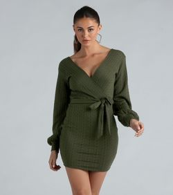 Style 05102-5371 Windsor Green Size 4 V Neck Cocktail Dress on Queenly