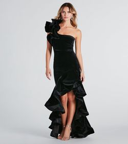 Style 05002-7677 Windsor Black Size 8 Ruffles 05002-7677 Military Velvet Floor Length Straight Dress on Queenly