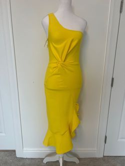 Yellow Size 4 Cocktail Dress on Queenly