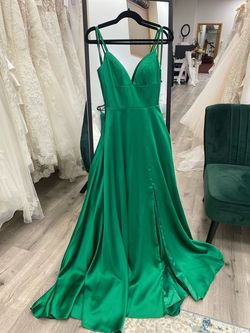 Style 10437 Dave and Johnny Green Size 0 Jersey Prom A-line Dress on Queenly