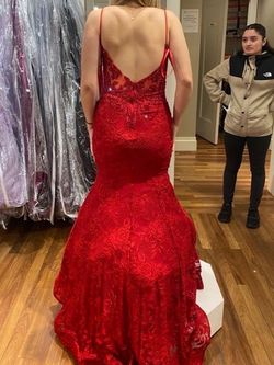 Style 30320 La Femme Red Size 2 Plunge Medium Height Mermaid Dress on Queenly