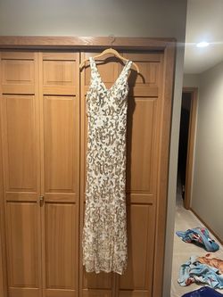White Size 0 Straight Dress on Queenly