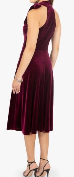 Style 1-3639621668-649 Black Halo Red Size 2 Vintage Tall Height Cocktail Dress on Queenly