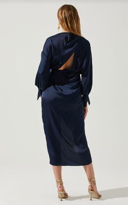 Style 1-78753964-3471 ASTR Blue Size 4 Long Sleeve Black Tie 1-78753964-3471 Cocktail Dress on Queenly
