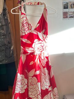 Red Size 4 Cocktail Dress on Queenly