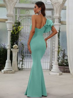 Style FSWD0639 Faeriesty Green Size 0 Polyester One Shoulder Straight Dress on Queenly