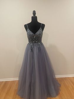 Zapaka Blue Size 8 Plunge Prom Ball gown on Queenly