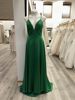 Style DM 10437 Dave and Johnny Green Size 0 Emerald V Neck Dm 10437 A-line Dress on Queenly