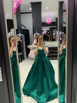 Style 17AB Allie B.  Green Size 6 Free Shipping 17ab Floor Length Ball gown on Queenly