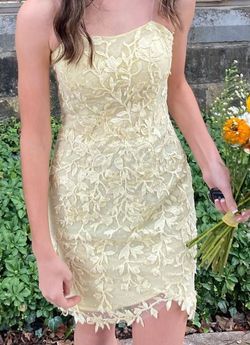 Sherri Hill Yellow Size 0 Homecoming Jersey Strapless Cocktail Dress on Queenly