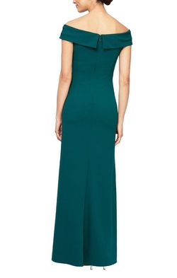 Style 8160198 Alex Evening Green Size 8 Sweetheart Side slit Dress on Queenly