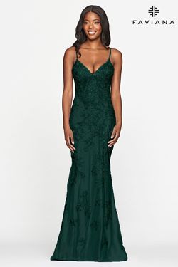Style S10508 Faviana Green Size 4 Lace S10508 V Neck Fitted Mermaid Dress on Queenly