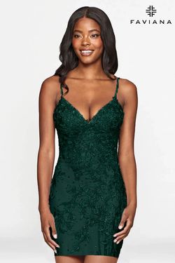 Style S10626 Faviana Green Size 2 V Neck Tall Height Cocktail Dress on Queenly
