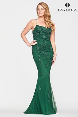 Style S10634 Faviana Green Size 2 Tall Height Lace Fitted Mermaid Dress on Queenly