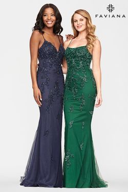 Style S10633 Faviana Green Size 6 Pageant V Neck Fitted Mermaid Dress on Queenly
