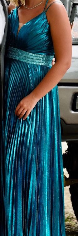 Camille La Vie Green Size 12 Prom Plunge A-line Dress on Queenly