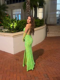 Windsor Green Size 2 Prom Medium Height Side slit Dress on Queenly