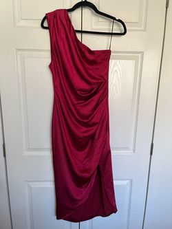 Elliatt Red Size 8 50 Off One Shoulder Satin Appearance Sorority Formal Cocktail Dress on Queenly
