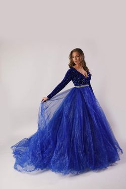 Ava Presley Blue Size 2 Floor Length Ball gown on Queenly