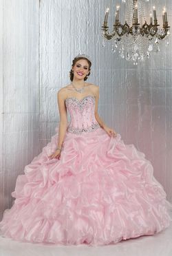 Style 802793128 Q by DaVinci Pink Size 8 Quinceañera 802793128 Strapless Ball gown on Queenly