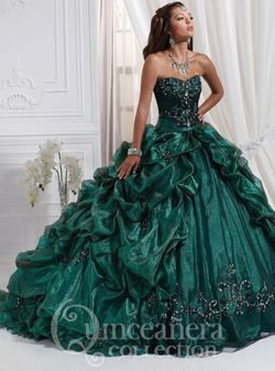 Style 2664631210 Quinceanera Collection Green Size 10 Prom Jersey Emerald Ball gown on Queenly