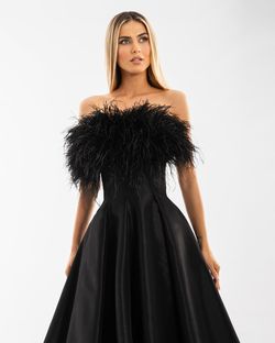 Style AD5525 Albina Dyla Black Size 0 Feather Straight Dress on Queenly