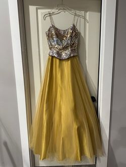 Party Time Formals Gold Size 4 Prom Straight Dress on Queenly