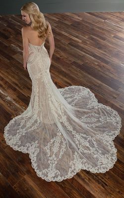 Style 1060 Martina Liana White Size 10 Floral Pattern Free Shipping Mermaid Dress on Queenly