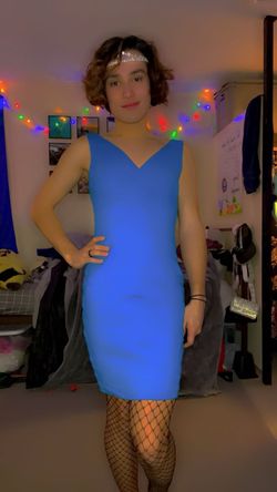 Express Blue Size 4 Prom Homecoming Plunge Cocktail Dress on Queenly
