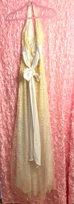 Beyond by Jovani White Size 0 Pageant Floor Length Straight Dress on Queenly