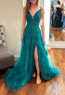 Style 34107 Ellie Wilde Green Size 0 Free Shipping Emerald Ball gown on Queenly