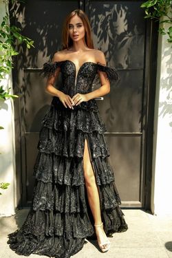 Style PS24525 Portia and Scarlett Black Size 0 Prom Pageant Side slit Dress on Queenly
