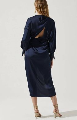 Style 1-1369957793-2901 ASTR Blue Size 8 Navy Cocktail Dress on Queenly