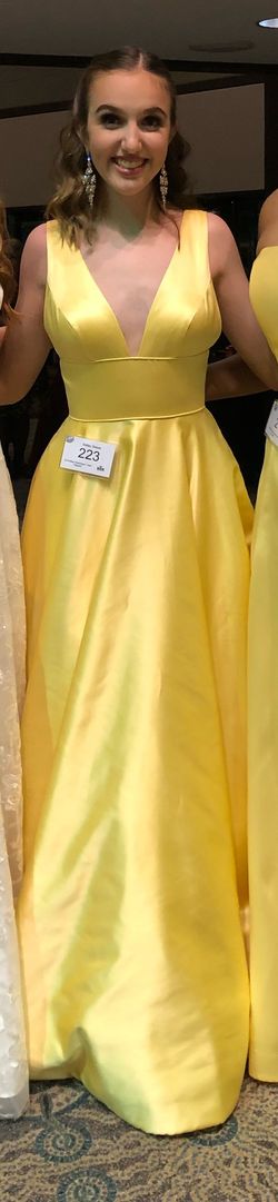 Sherri Hill Yellow Size 2 Tall Height Floor Length Ball gown on Queenly