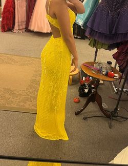 Sherri Hill Yellow Size 0 Embroidery Prom Side slit Dress on Queenly
