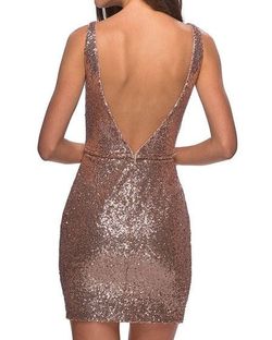 Style 28218 La Femme Gold Size 6 28218 Plunge Cocktail Dress on Queenly