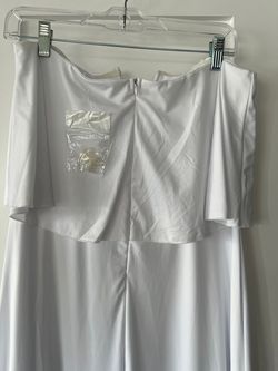 Blooming Jelly White Size 12 Halter Floor Length A-line Dress on Queenly