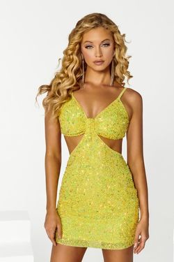 Style PS22480C Portia and Scarlett Yellow Size 8 Mini Cocktail Dress on Queenly